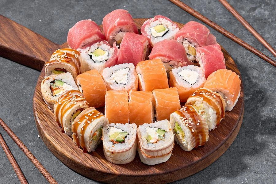 Темпура — 30 горячих роллов с лососем, креветкой и сливочным сыром, доставка суши и роллов